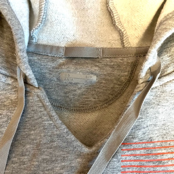 Merrell Sweatshirt - Picture 2 of 5